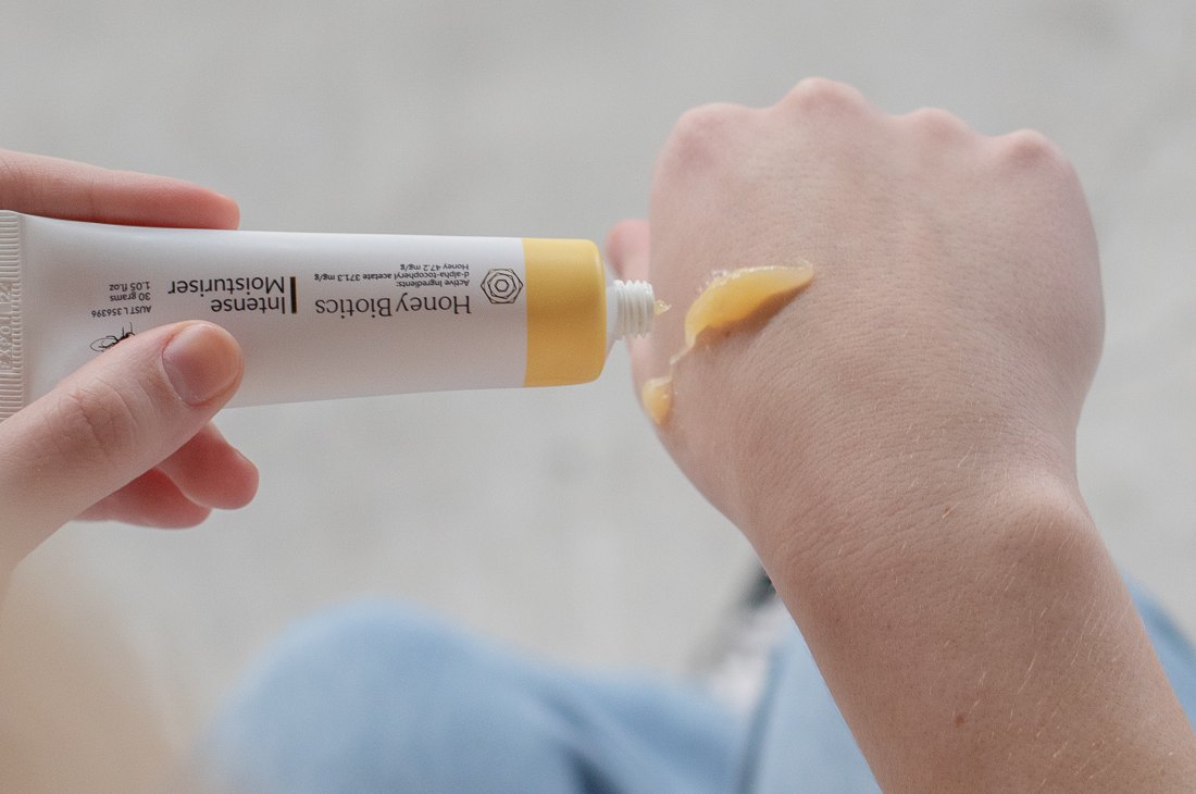 Applying Honeybiotics Intense Moisturiser to the skin